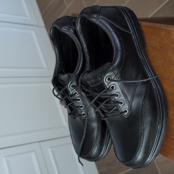 LL Bean Waterproof Oxford shoes mens 9.5 - Picture 3 of 12